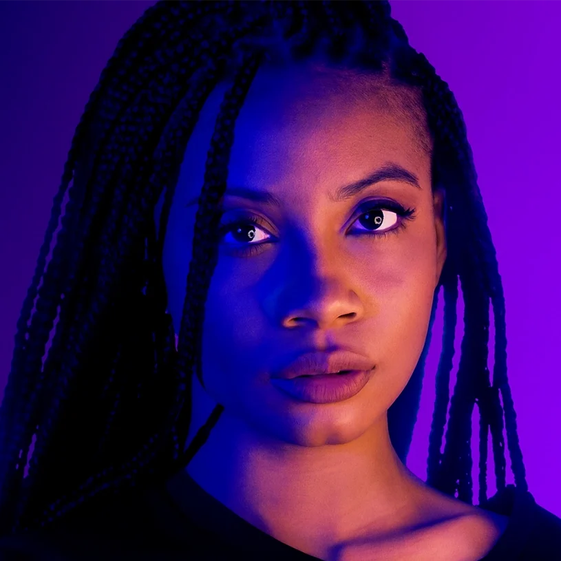 Retrato de mulher na iniciativa Elas na IA da Abria